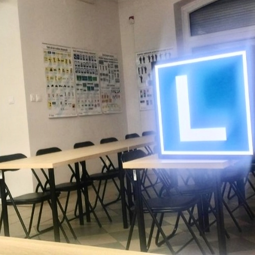 Wnętrze biura szkoły jazdy ENTER